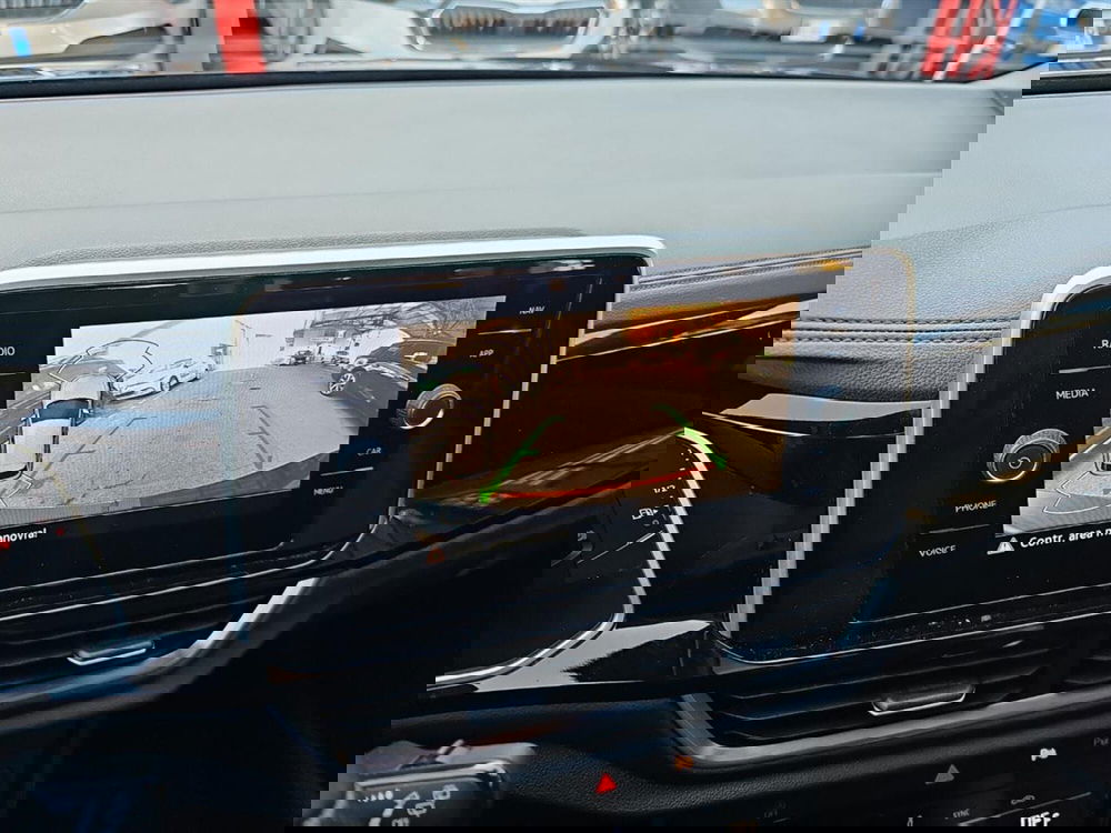 Volkswagen T-Roc usata a Lecco (16)