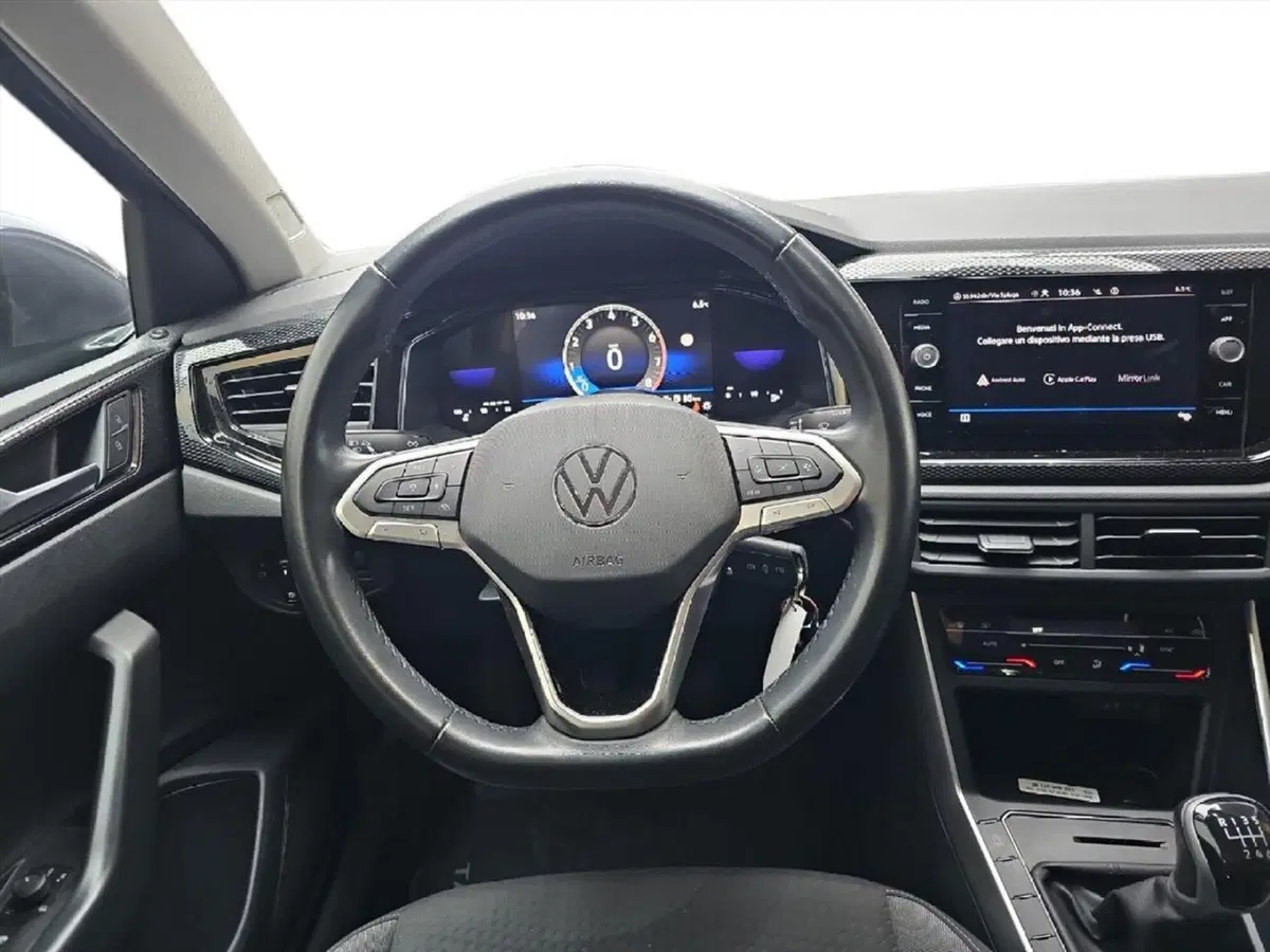 Volkswagen Taigo usata a Lecco (12)