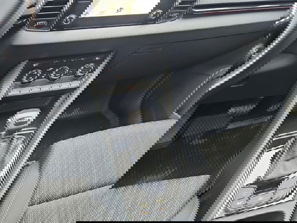 Skoda Karoq usata a Lecco (13)