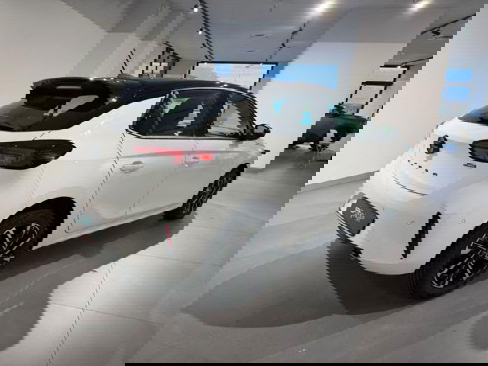 Opel Corsa nuova a Salerno (4)