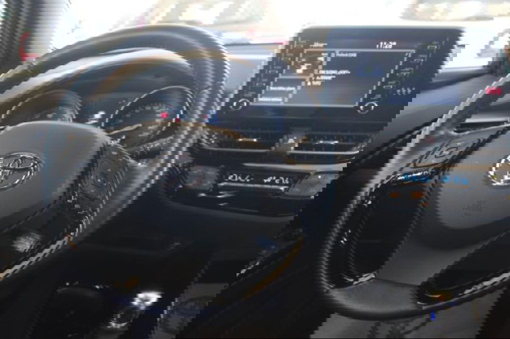 Toyota Toyota C-HR usata a Roma (10)