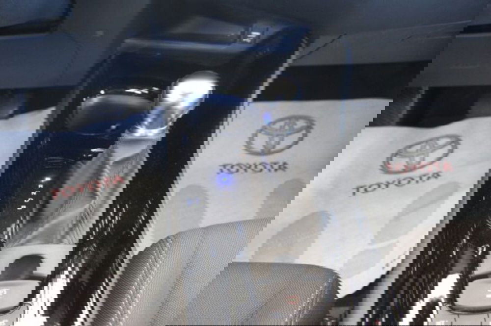 Toyota Toyota C-HR usata a Roma (15)