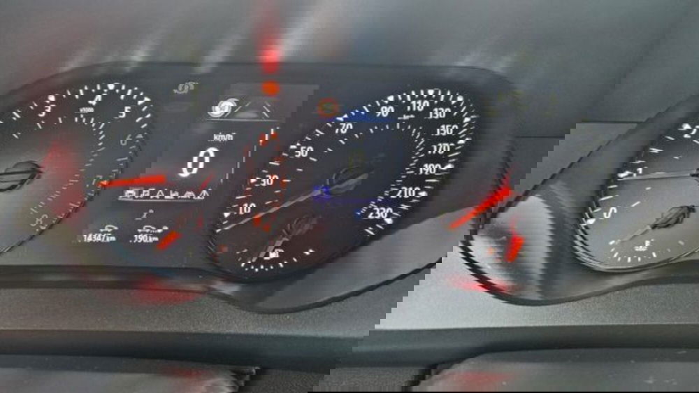 Nissan Townstar usata a Lucca (19)