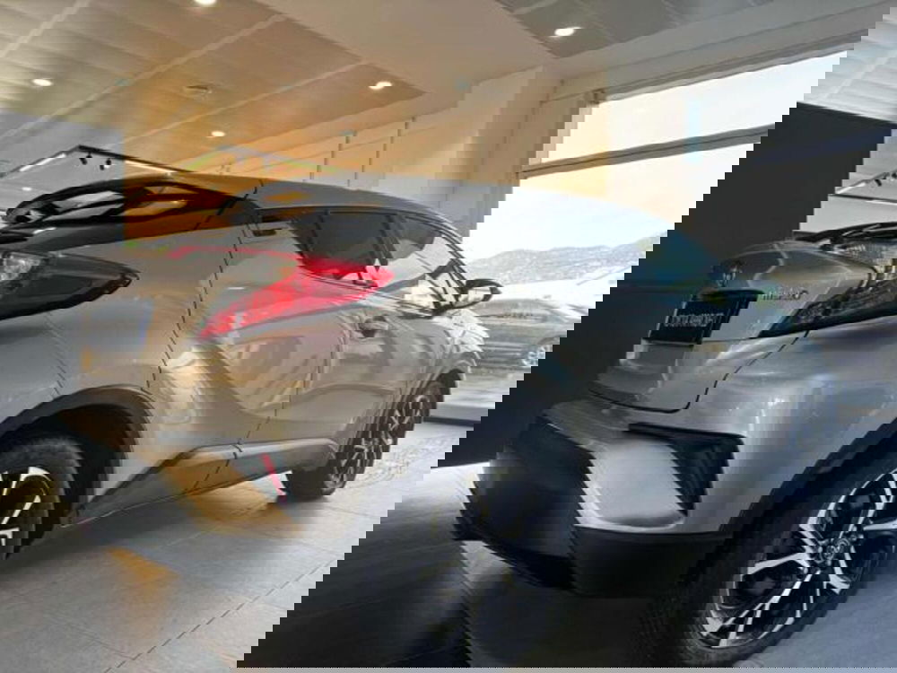 Toyota Toyota C-HR usata a Sassari (5)