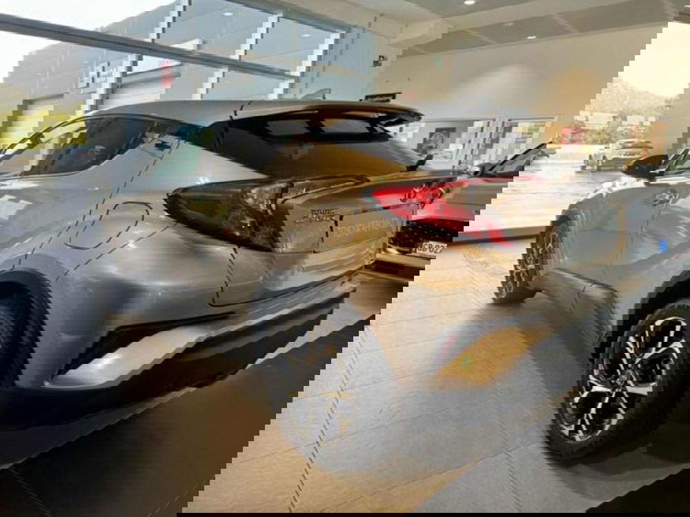 Toyota Toyota C-HR usata a Sassari (6)