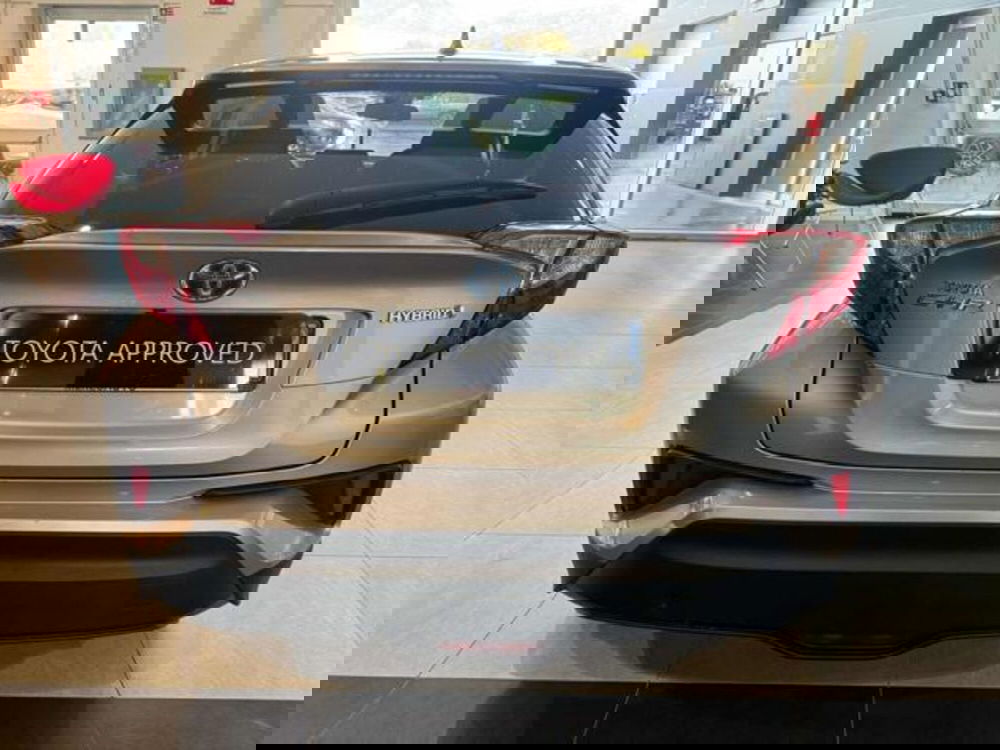 Toyota Toyota C-HR usata a Sassari (7)