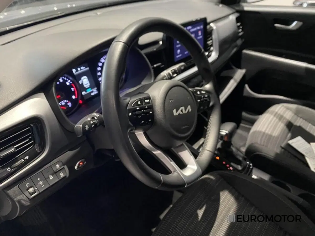 Kia Stonic usata a Bari (15)