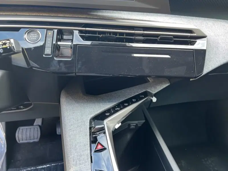 Peugeot 5008 nuova a Perugia (14)