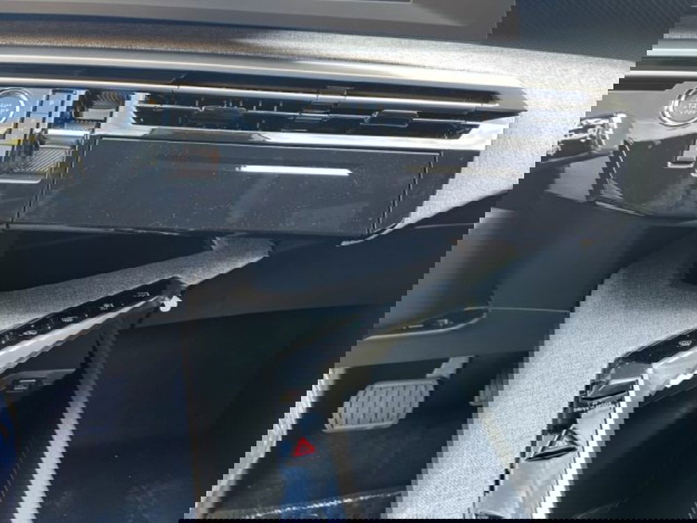 Peugeot 5008 nuova a Perugia (15)