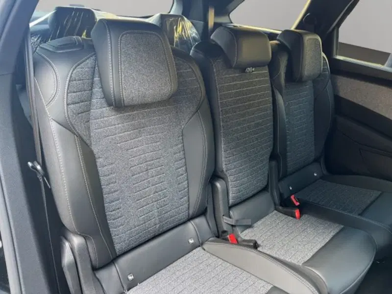 Peugeot 5008 nuova a Perugia (19)