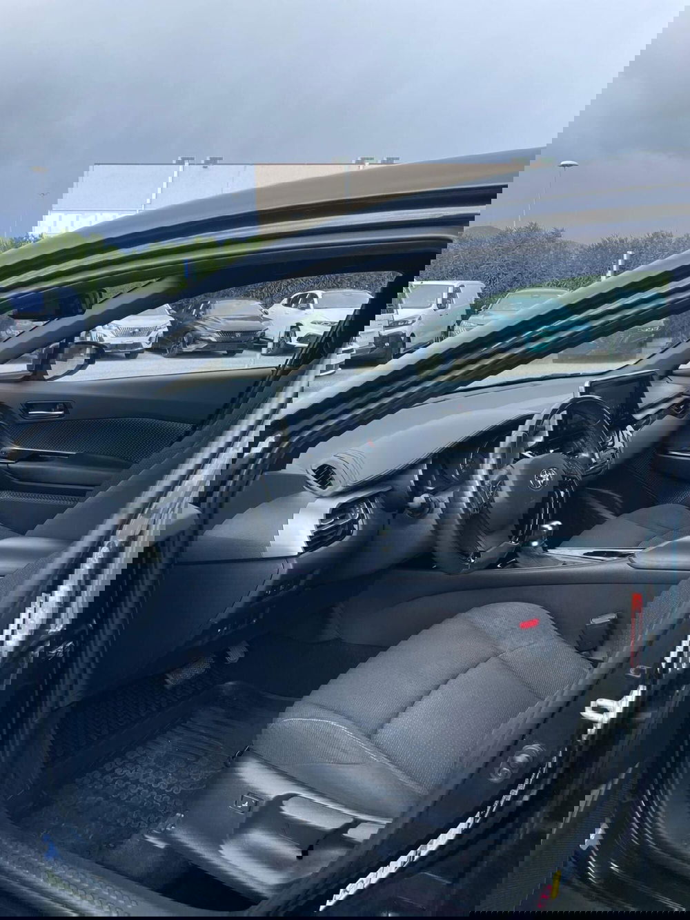 Toyota Toyota C-HR usata a Sassari (10)