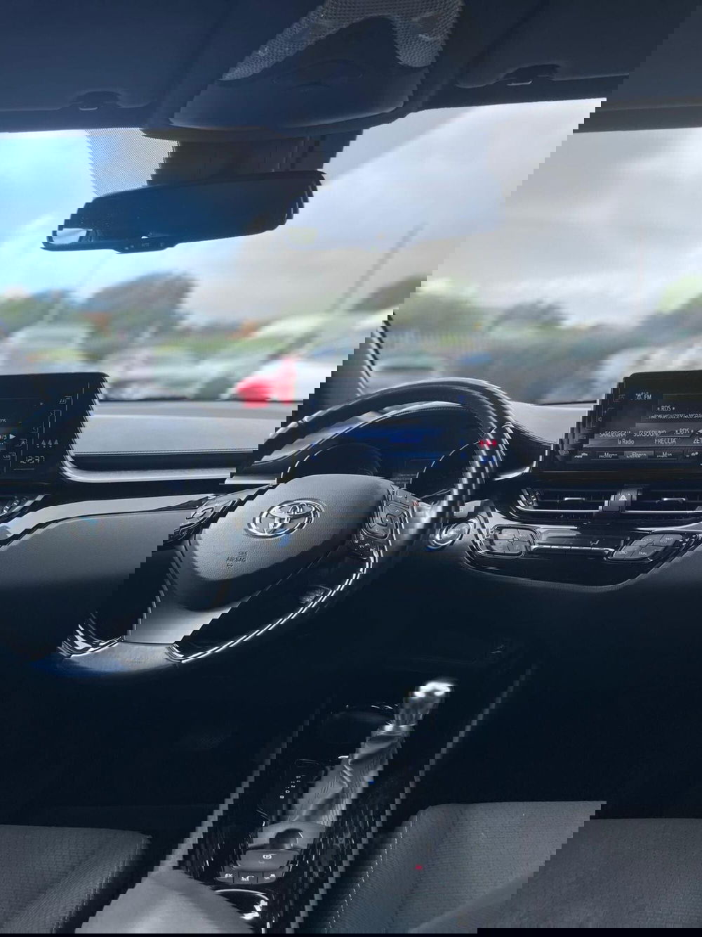 Toyota Toyota C-HR usata a Sassari (12)