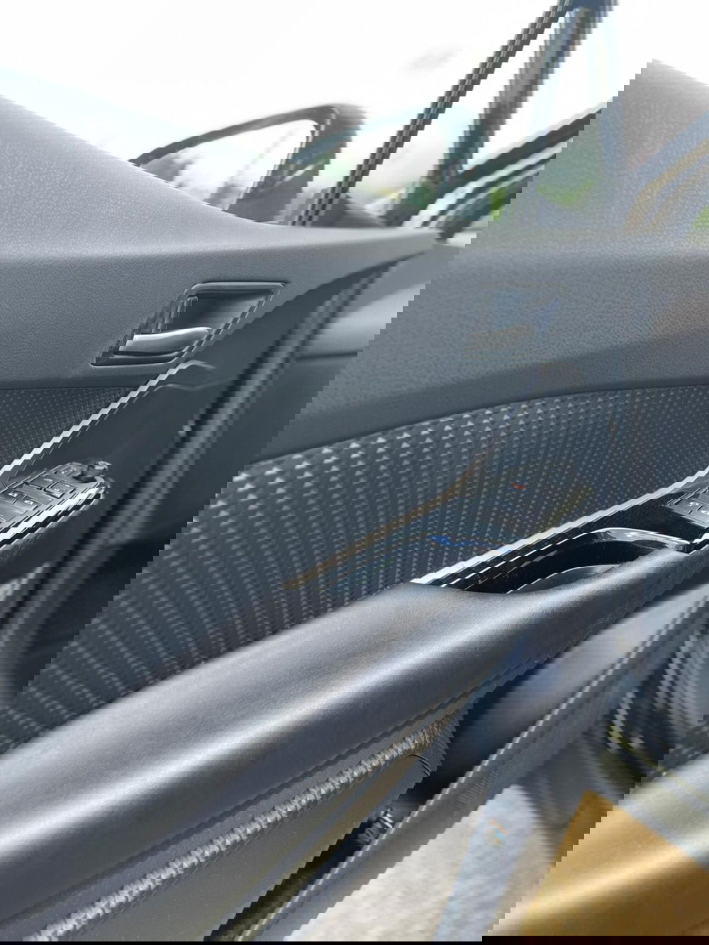 Toyota Toyota C-HR usata a Sassari (15)