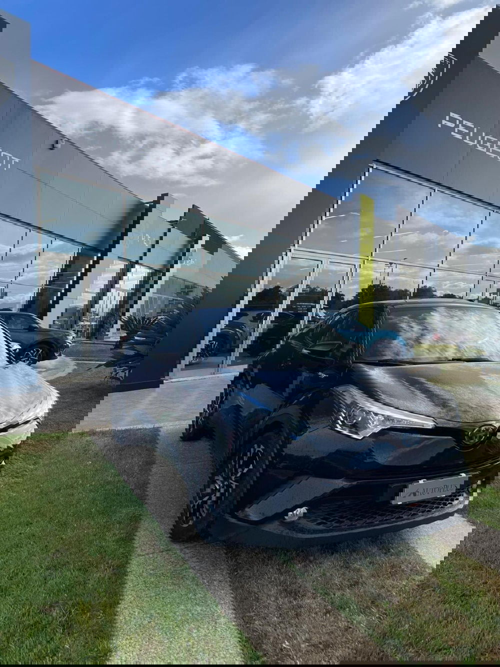 Toyota Toyota C-HR usata a Sassari (3)