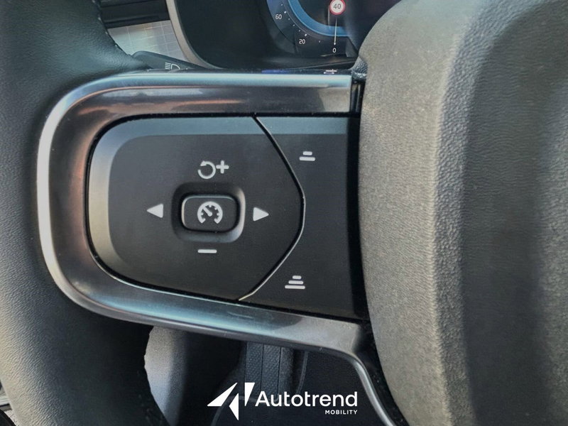 Volvo XC40 usata a Bari (12)