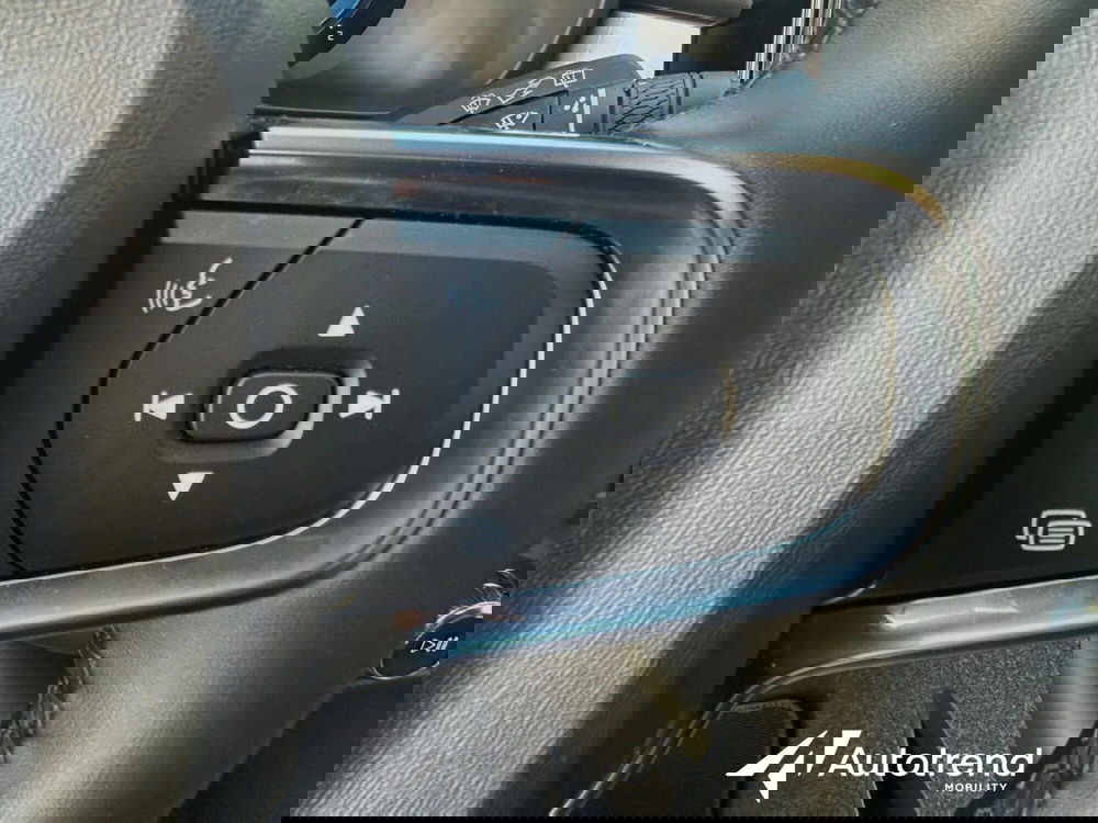 Volvo XC40 usata a Bari (13)