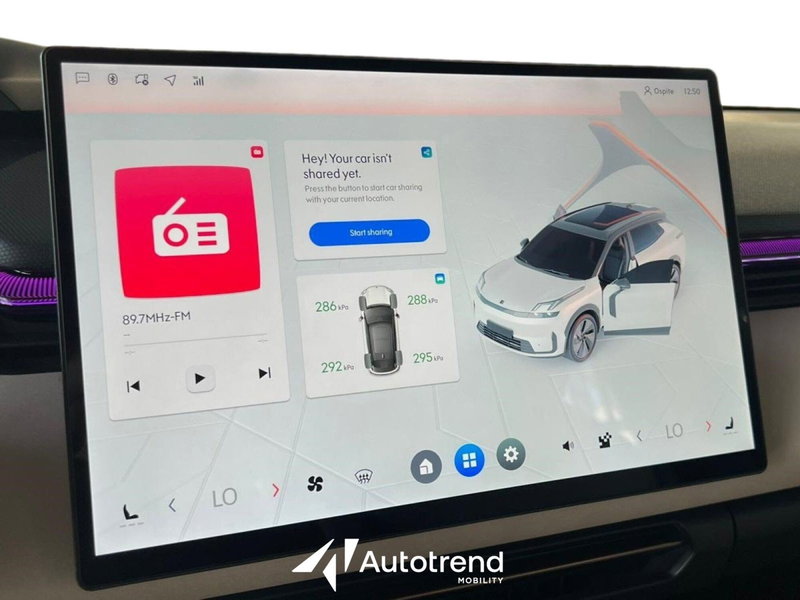 Lynk & Co 08 usata a Bari (18)