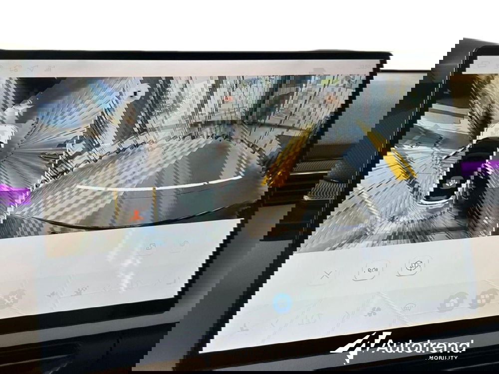 Lynk & Co 08 usata a Bari (19)