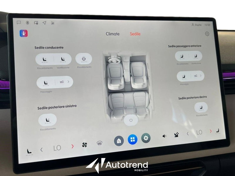 Lynk & Co 08 usata a Bari (20)