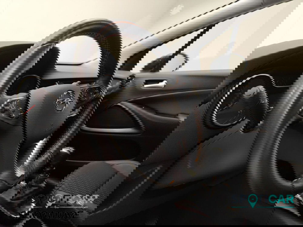 Opel Crossland X usata a Como (9)