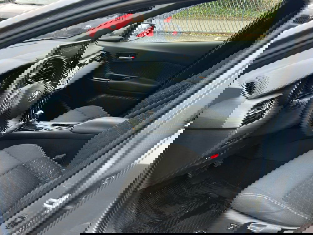 Toyota Toyota C-HR usata a Piacenza (11)
