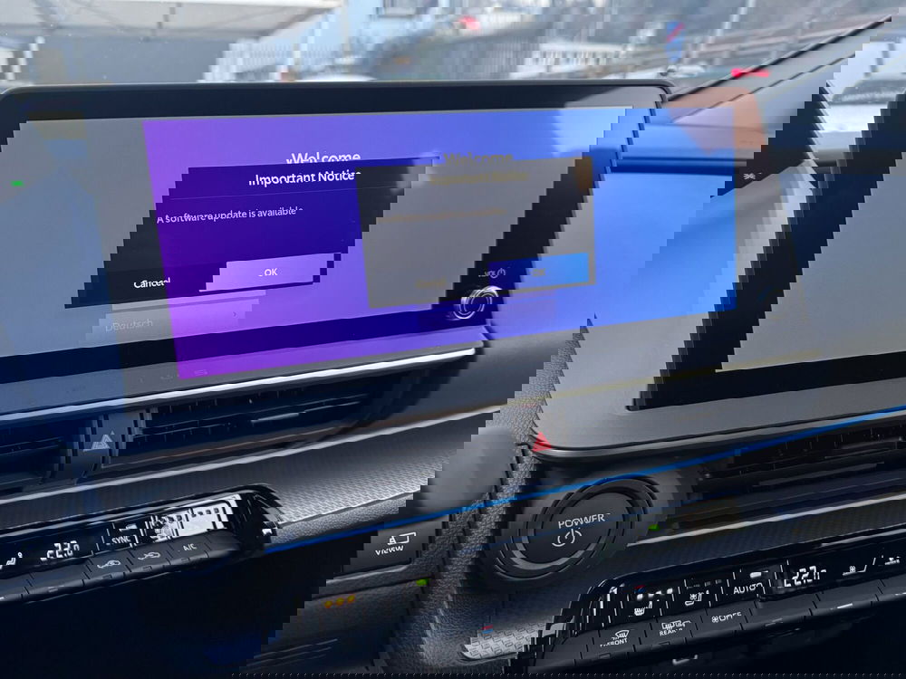 Toyota Prius nuova a Como (12)