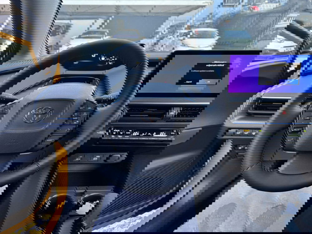 Toyota Prius nuova a Como (8)