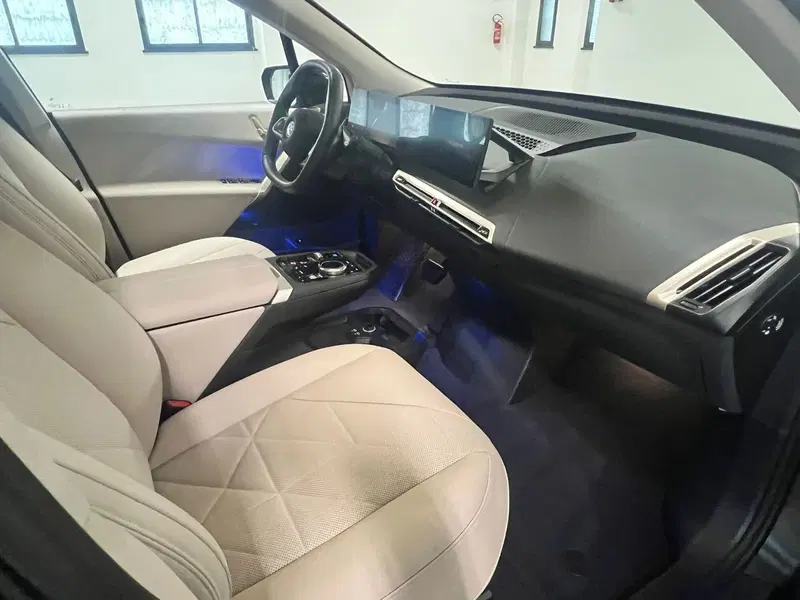 BMW iX usata a Torino (11)