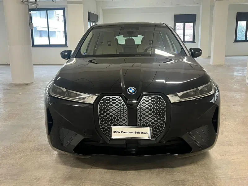 BMW iX usata a Torino (3)