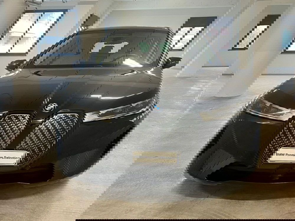 BMW iX usata a Torino (3)