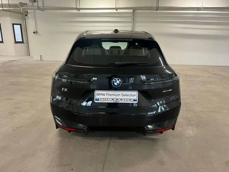 BMW iX usata a Torino (4)