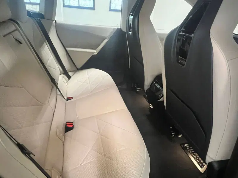 BMW iX usata a Torino (8)