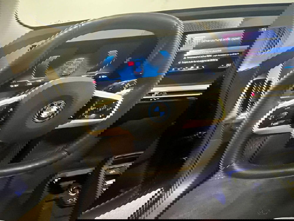 BMW iX usata a Torino (9)