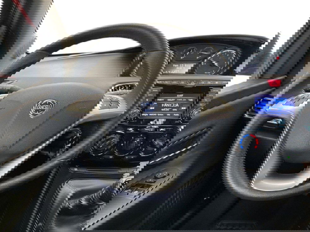 Lancia Ypsilon usata a Torino (12)