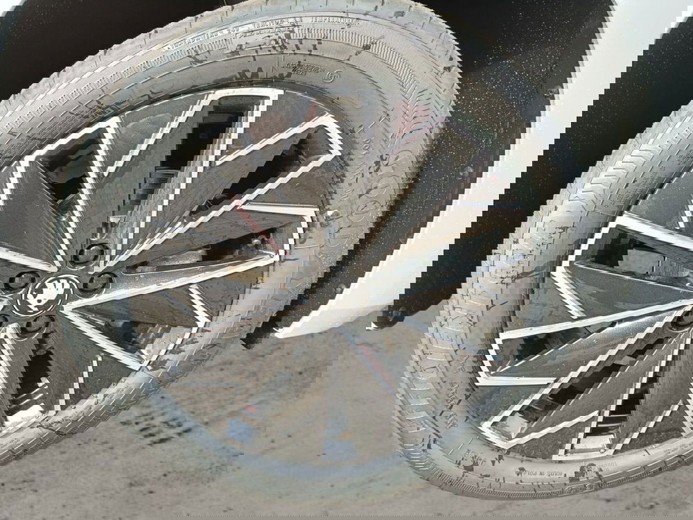 Skoda Kamiq nuova a Prato (15)