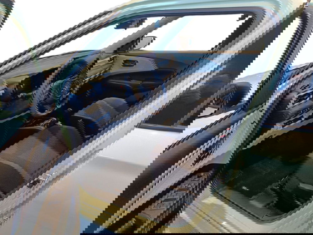 Suzuki Swift nuova a Prato (8)