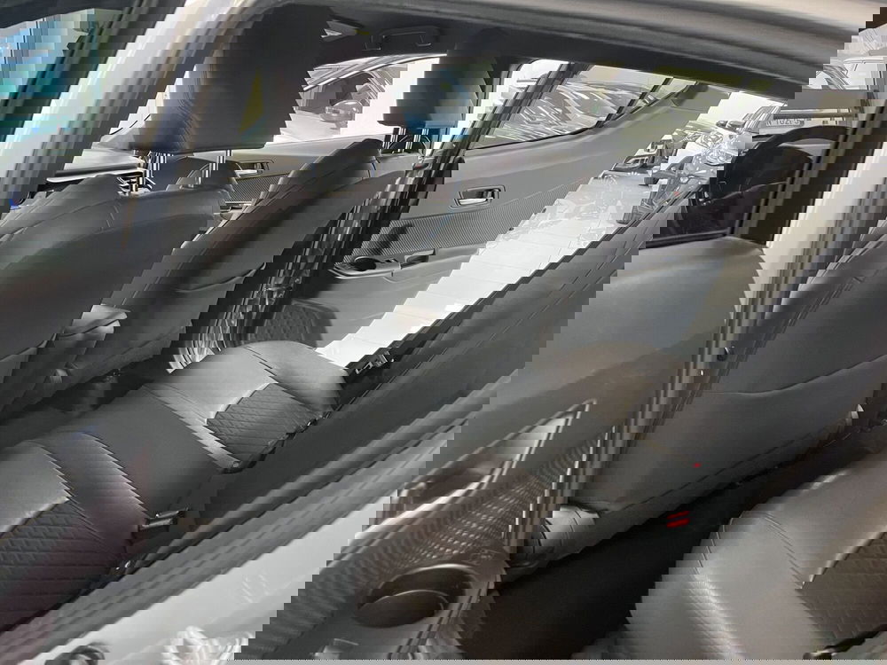 Toyota Toyota C-HR usata a Prato (10)