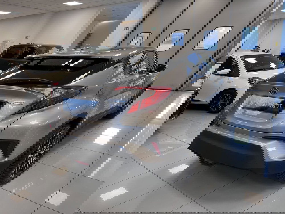 Toyota Toyota C-HR usata a Prato (4)