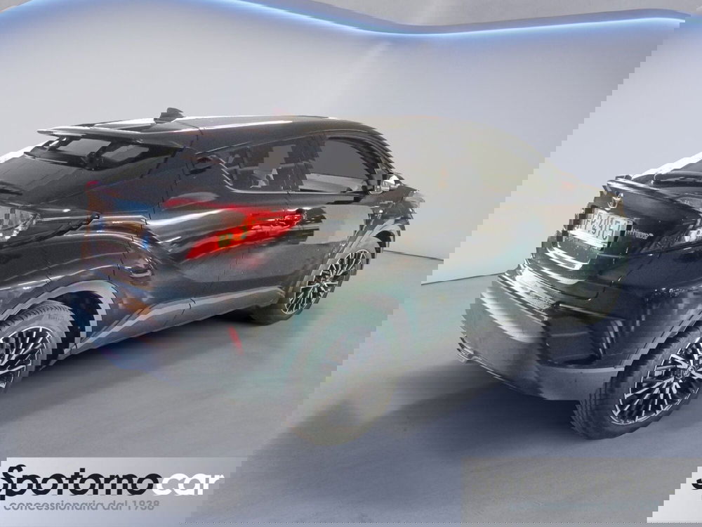 Toyota Toyota C-HR usata a Milano (5)