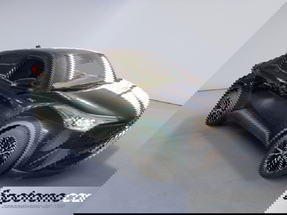 Toyota Toyota C-HR usata a Milano (7)