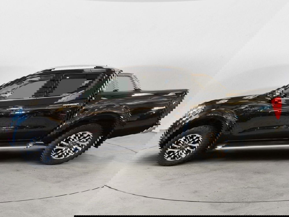 Nissan Navara usata a Roma (2)