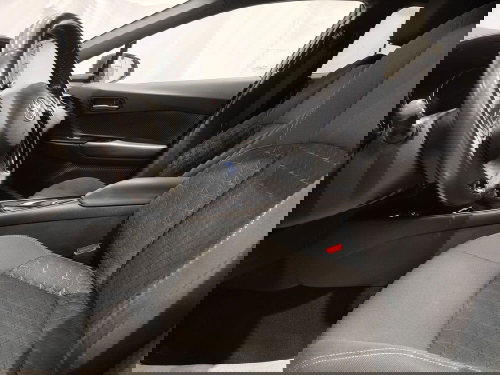 Toyota Toyota C-HR usata a Roma (14)