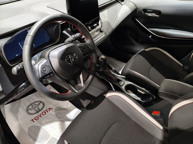 Toyota Corolla Touring Sports nuova a Roma (12)