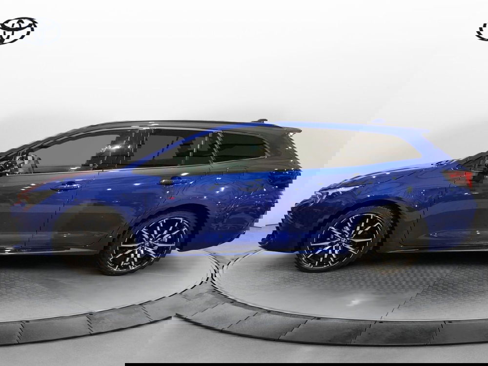 Toyota Corolla Touring Sports nuova a Roma (2)