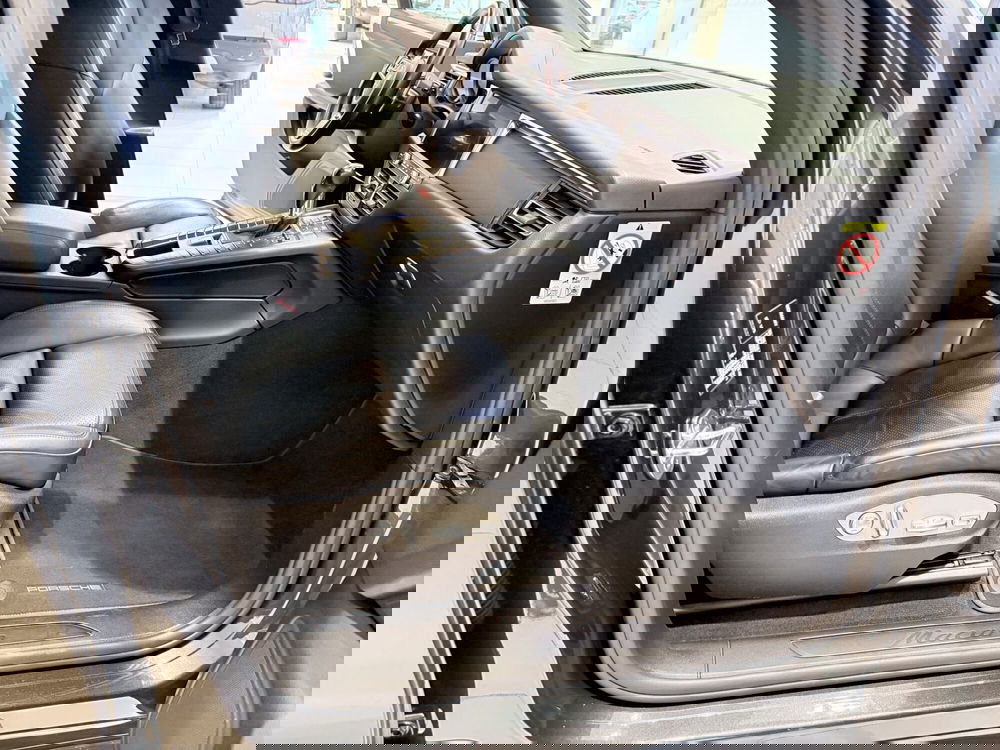 Porsche Macan usata a Latina (15)