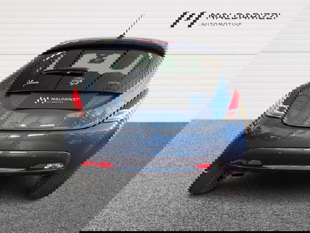 Lancia Ypsilon usata a Bari (3)