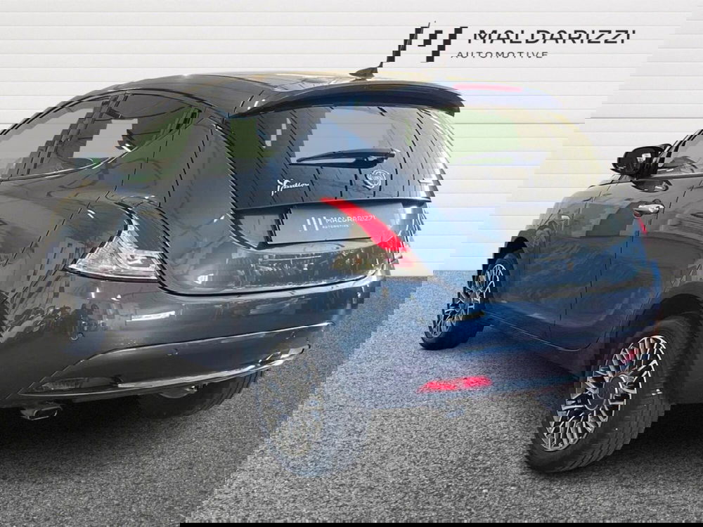 Lancia Ypsilon usata a Bari (4)