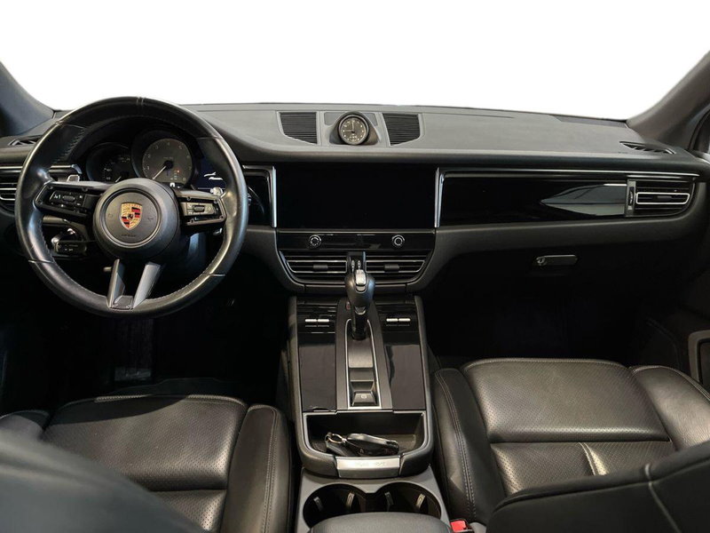 Porsche Macan usata a Bari (8)