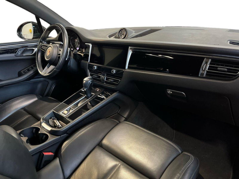 Porsche Macan usata a Bari (9)