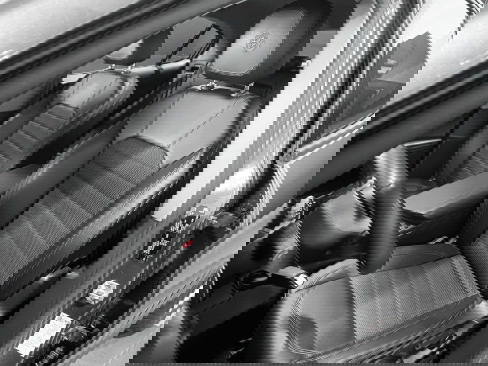 Alfa Romeo Stelvio usata a Macerata (11)